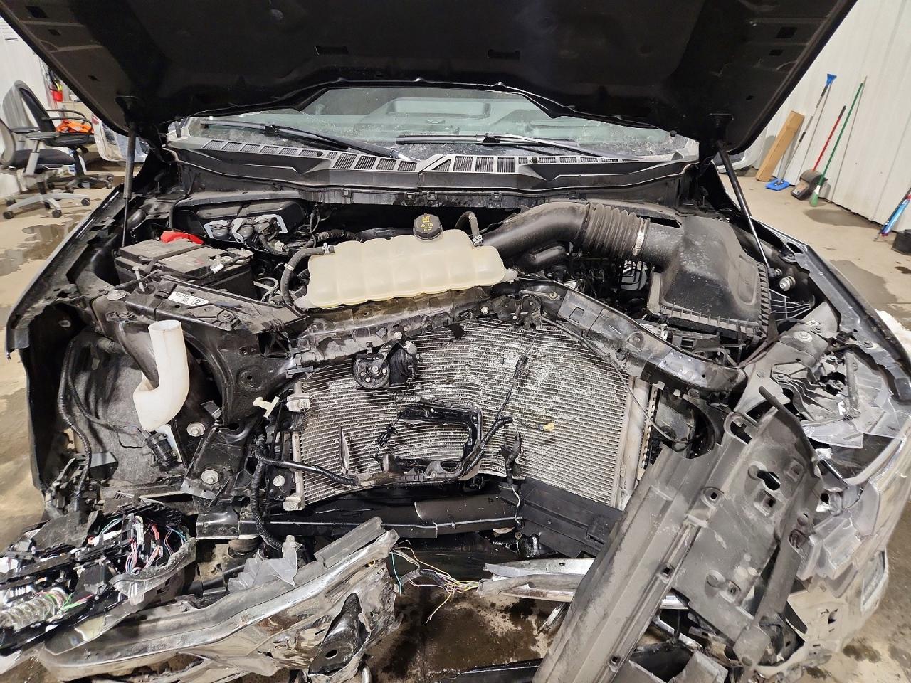 2024 FORD F150 LARIAT photo 21