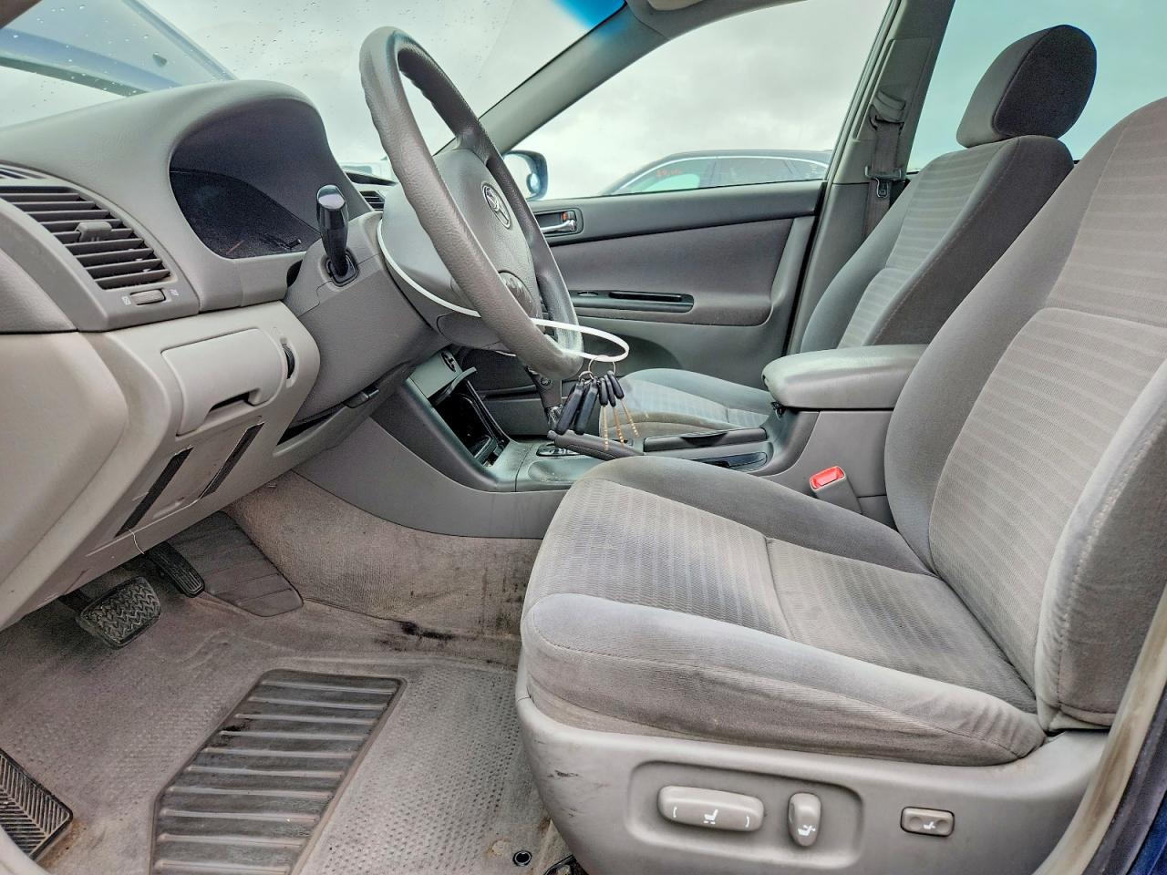 2005 TOYOTA CAMRY LE photo 13