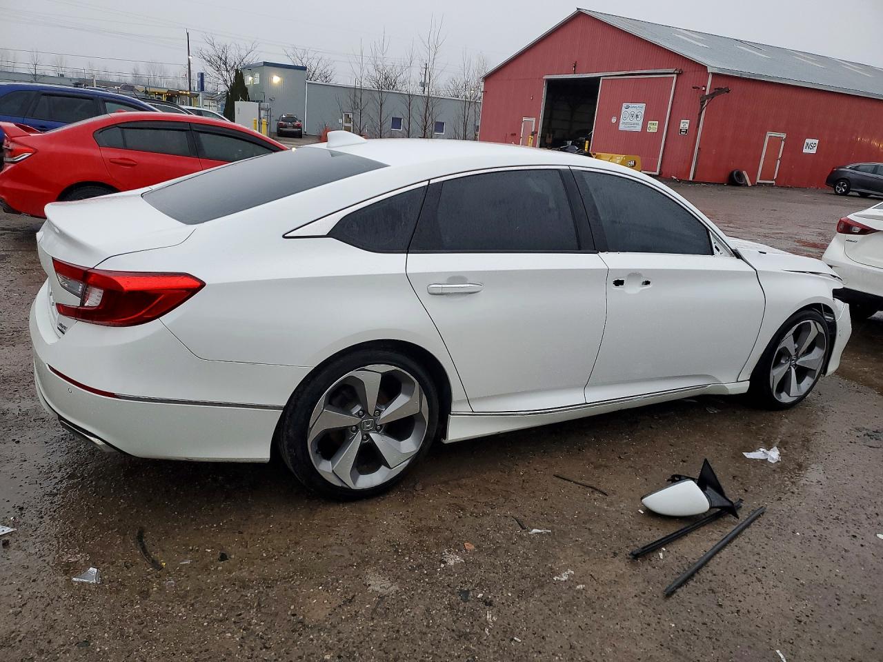 2018 HONDA ACCORD TOURING photo 3