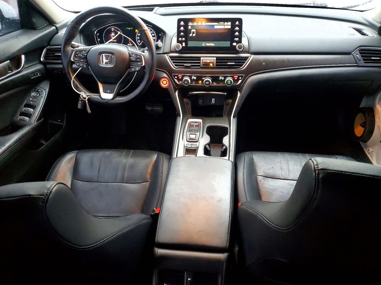2018 HONDA ACCORD TOURING photo 8