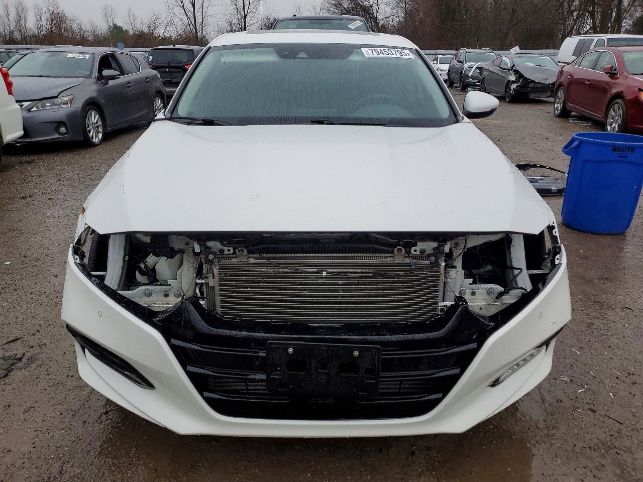 2018 HONDA ACCORD TOURING photo 5