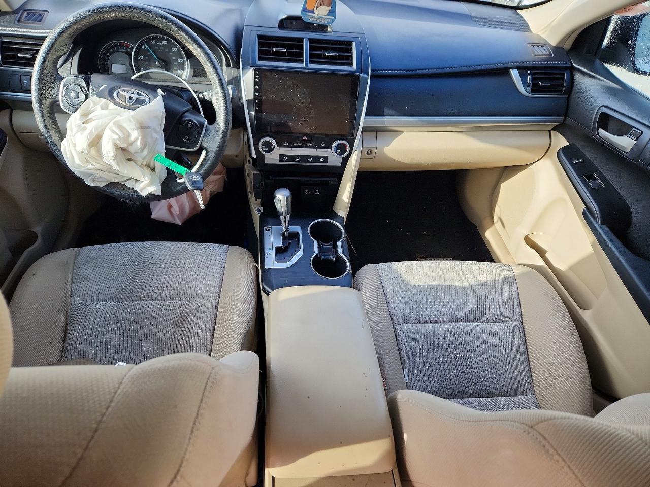 2012 TOYOTA CAMRY LE photo 8