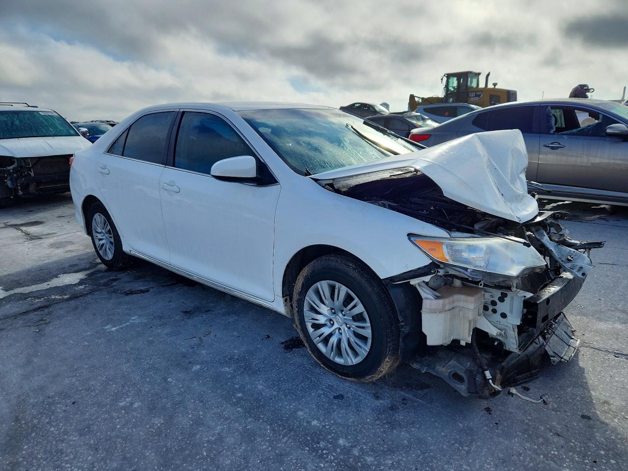 2012 TOYOTA CAMRY LE photo 4