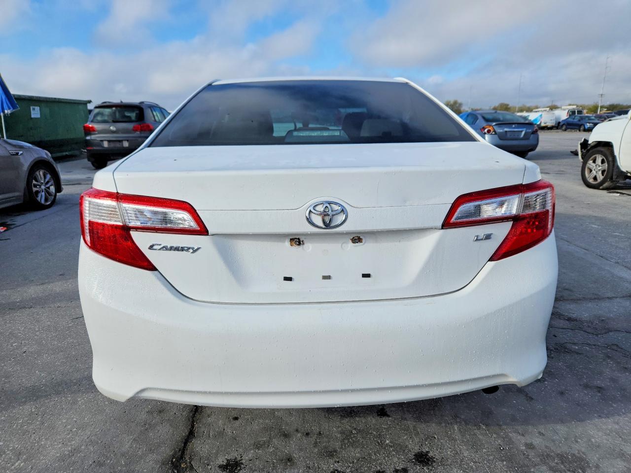 2012 TOYOTA CAMRY LE photo 6