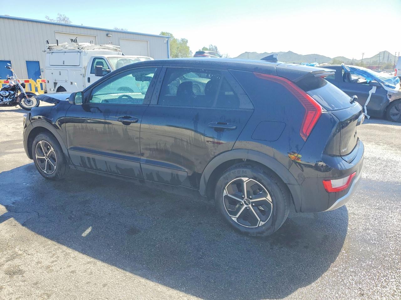2025 KIA NIRO LX photo 3