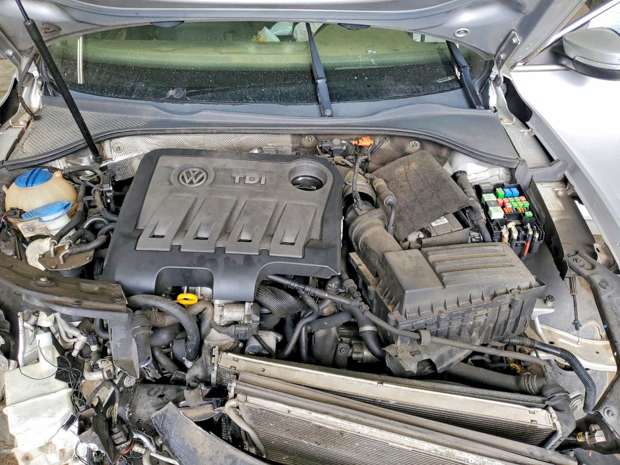 2014 VOLKSWAGEN PASSAT SE photo 31