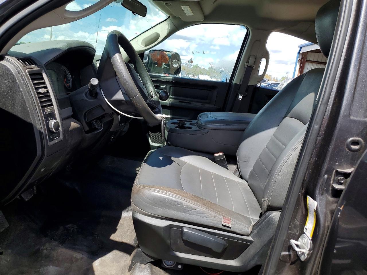 2018 RAM 3500 ST photo 7
