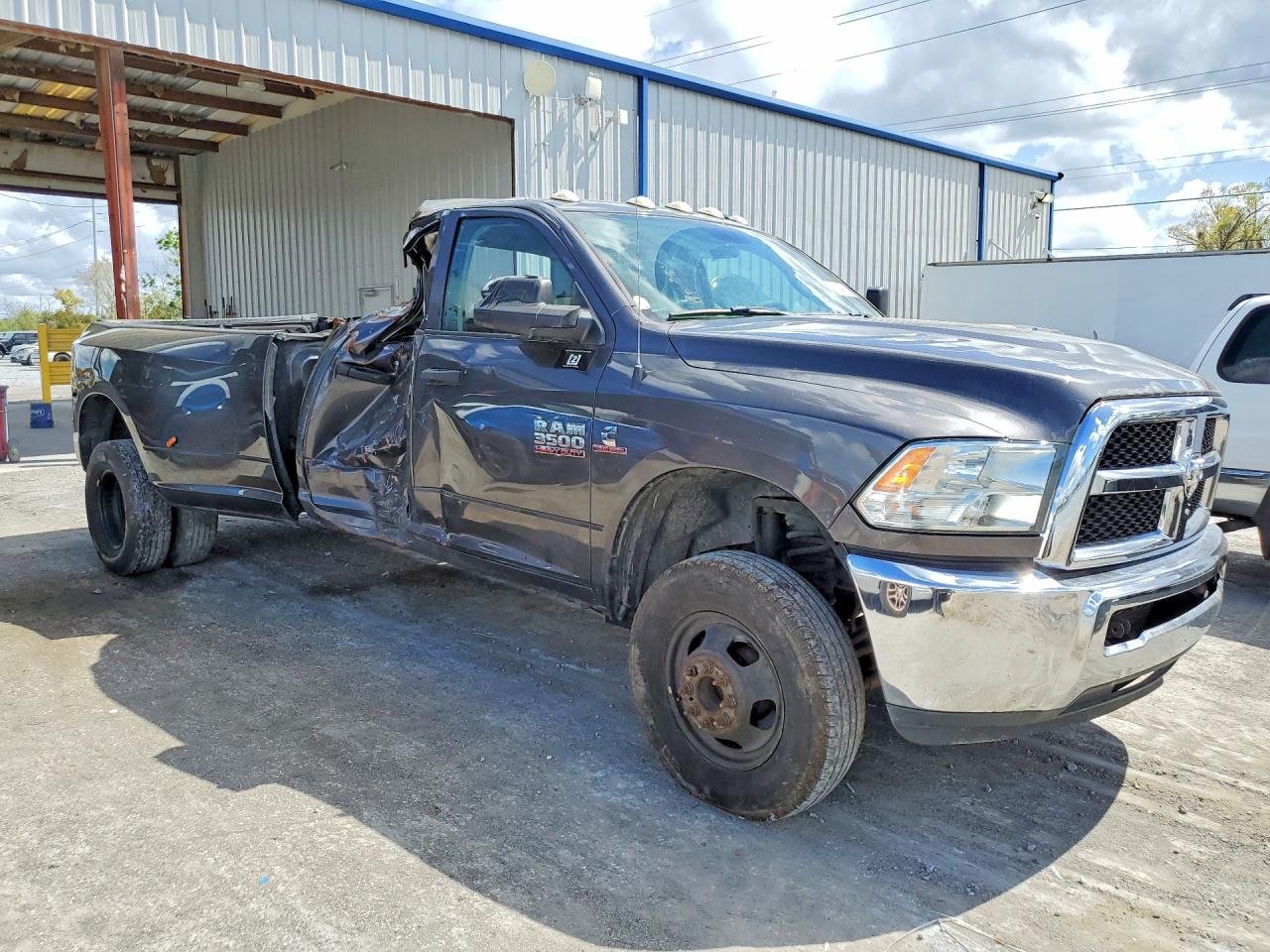 2018 RAM 3500 ST photo 4