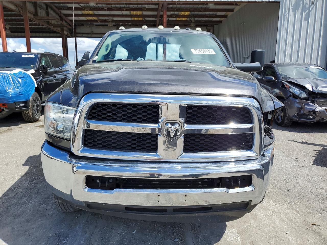 2018 RAM 3500 ST photo 5