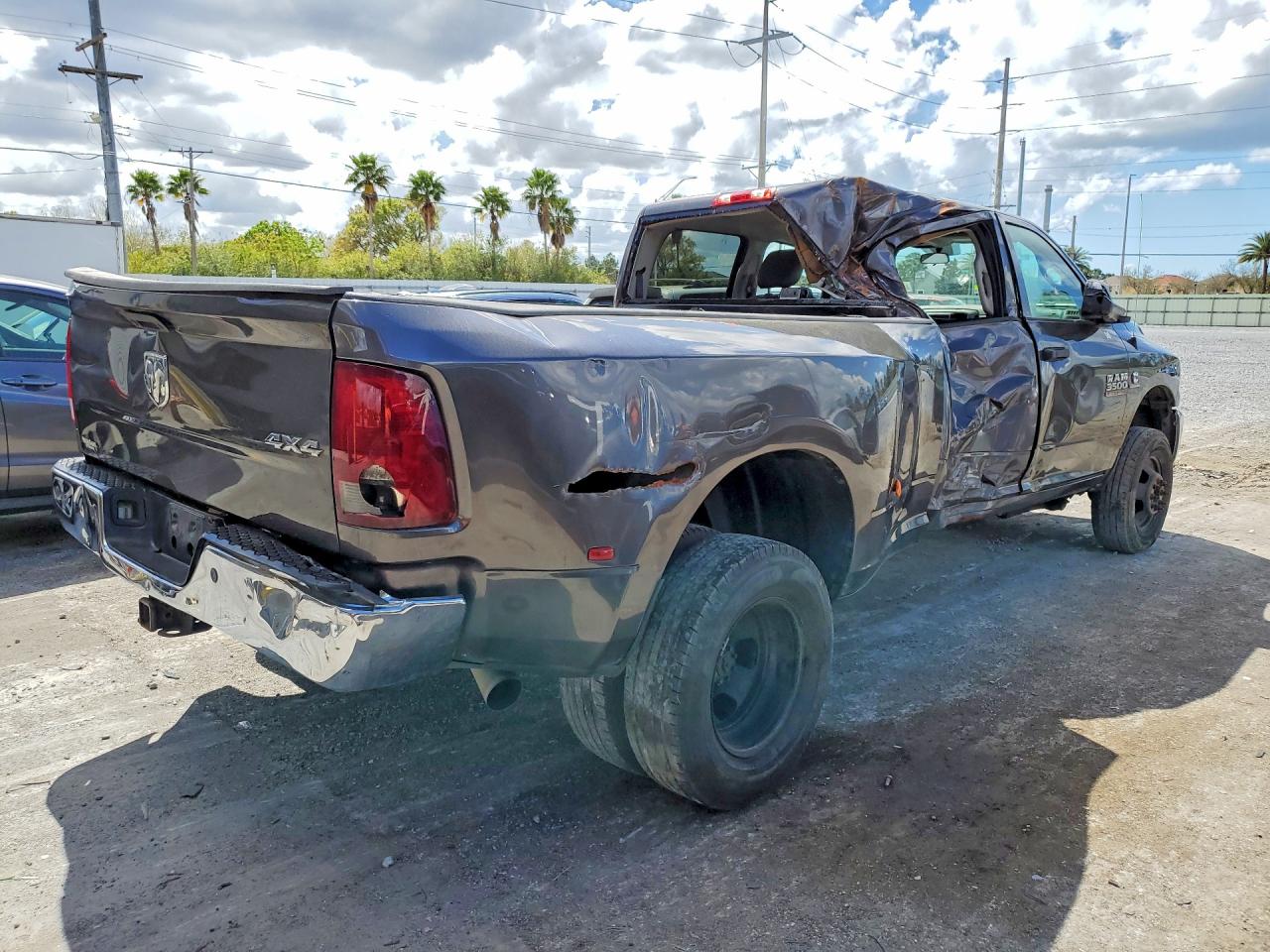 2018 RAM 3500 ST photo 3