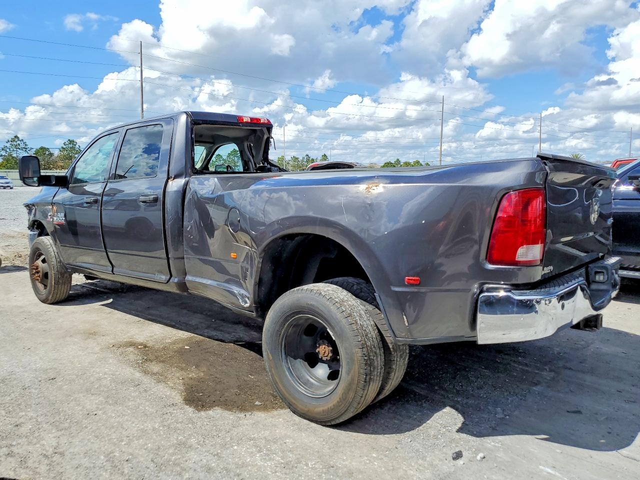 2018 RAM 3500 ST photo 2