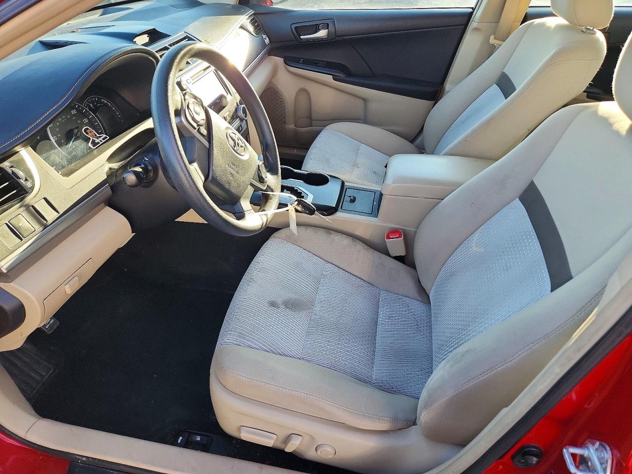 2012 TOYOTA CAMRY LE photo 7
