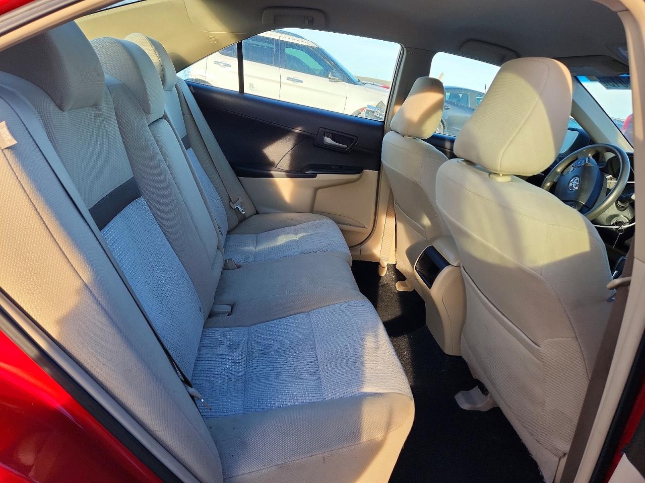 2012 TOYOTA CAMRY LE photo 10