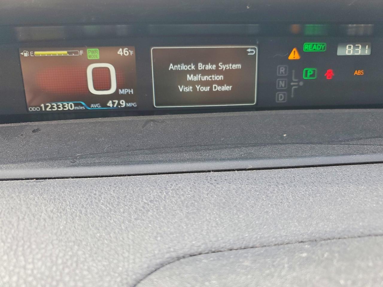 2019 TOYOTA PRIUS XLE AWD-E photo 25