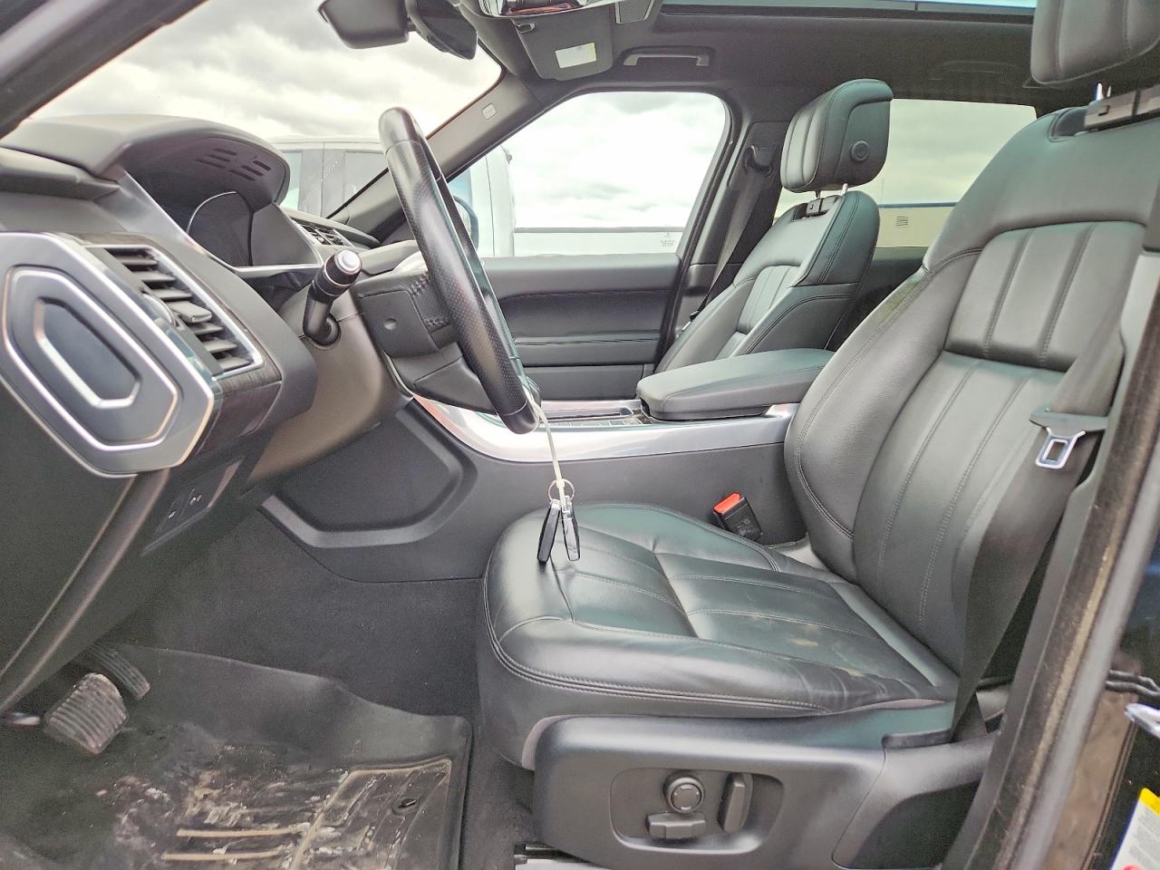 2019 LAND ROVER RANGE ROVER SPORT SE photo 13