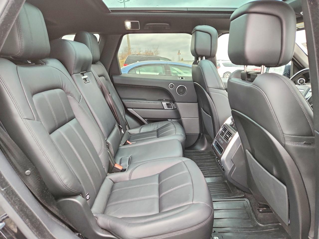 2019 LAND ROVER RANGE ROVER SPORT SE photo 21