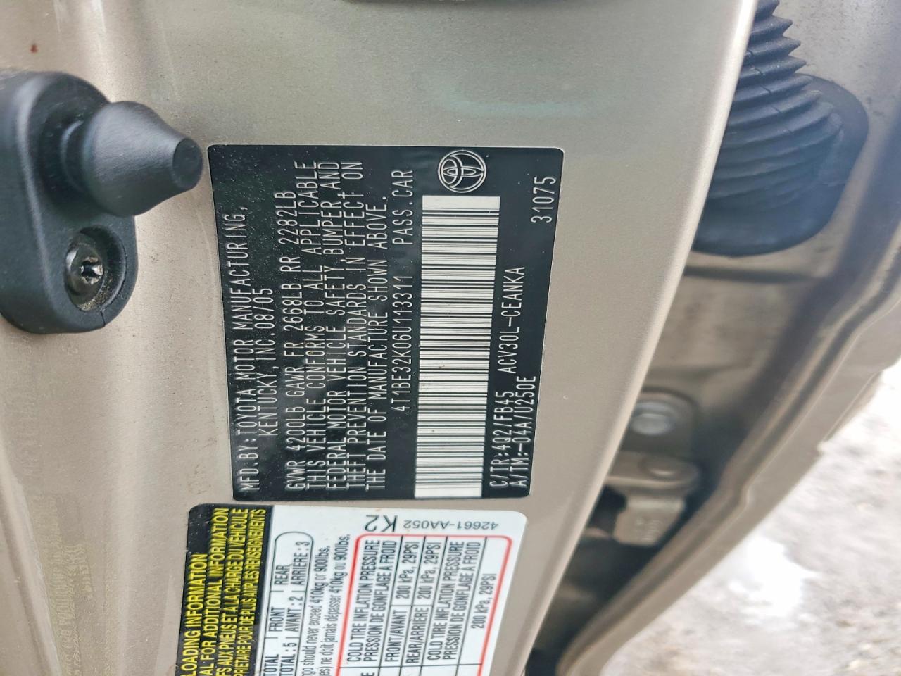 2006 TOYOTA CAMRY LE photo 12