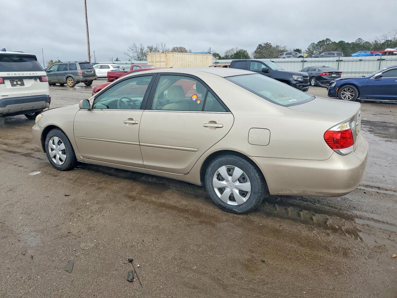 2006 TOYOTA CAMRY LE photo 2