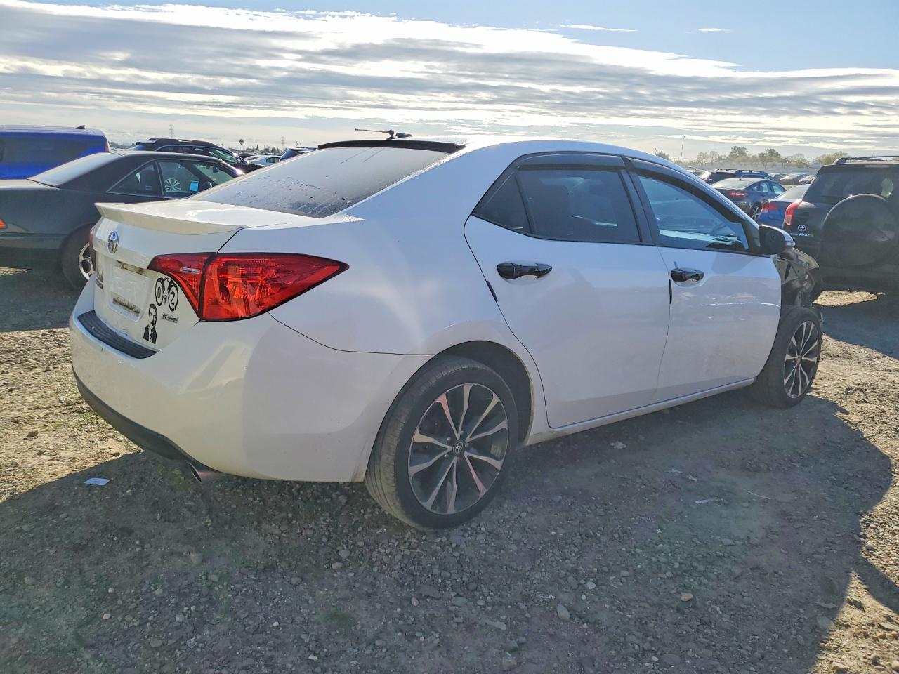 2018 TOYOTA COROLLA XSE photo 3