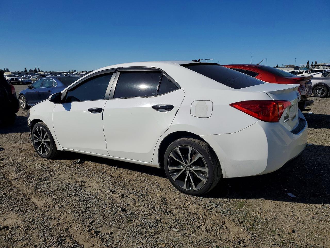 2018 TOYOTA COROLLA XSE photo 2