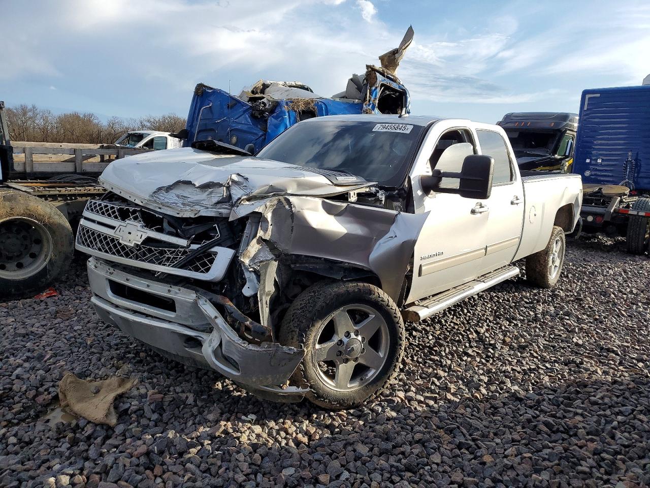2014 CHEVROLET SILVERADO K3500 LT photo 2