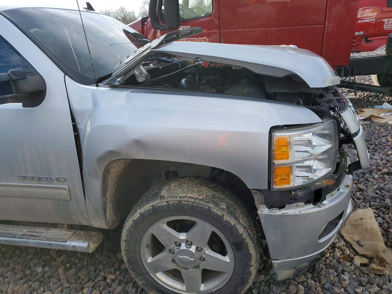 2014 CHEVROLET SILVERADO K3500 LT photo 9
