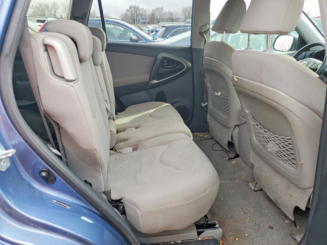 2011 TOYOTA RAV4 BASE photo 11
