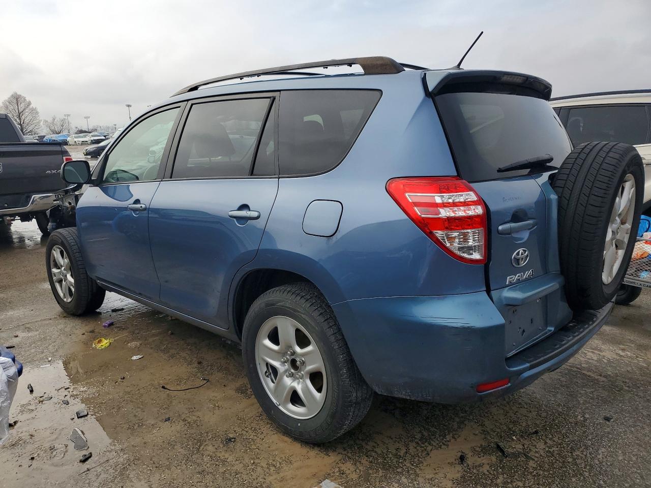 2011 TOYOTA RAV4 BASE photo 2