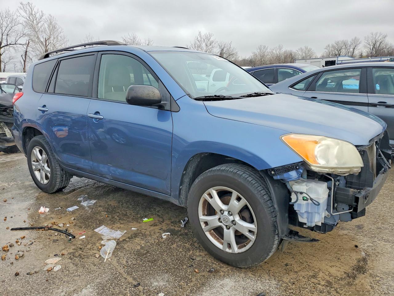 2011 TOYOTA RAV4 BASE photo 4