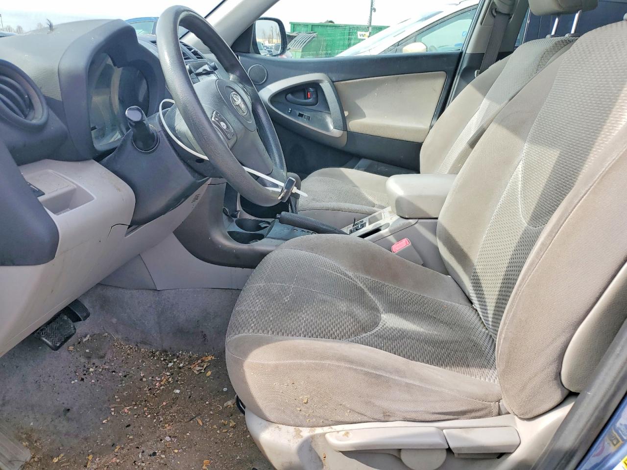 2011 TOYOTA RAV4 BASE photo 7