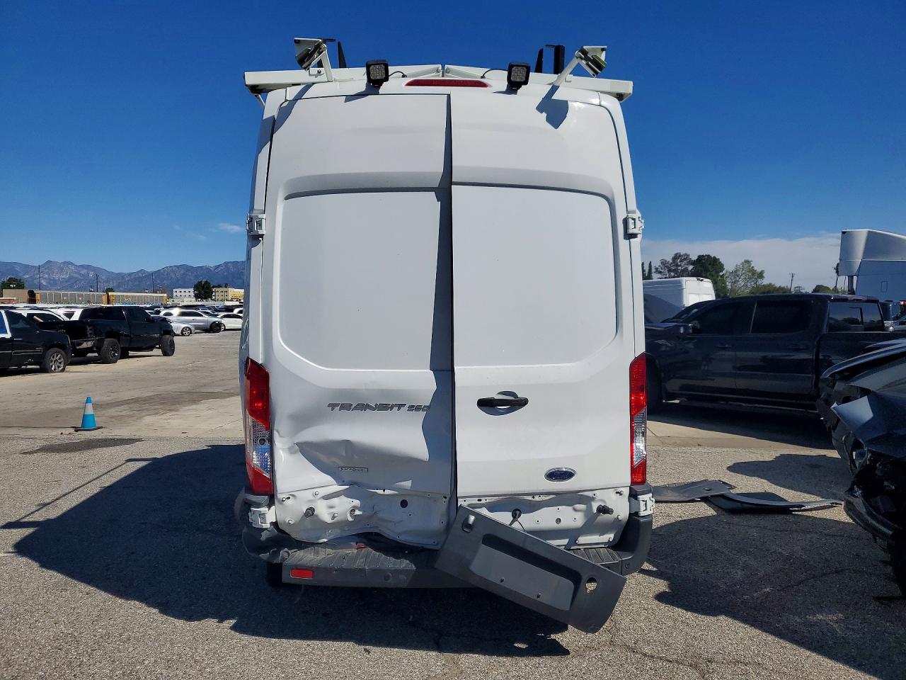 2017 FORD TRANSIT T-250 DELIVERY VAN photo 11