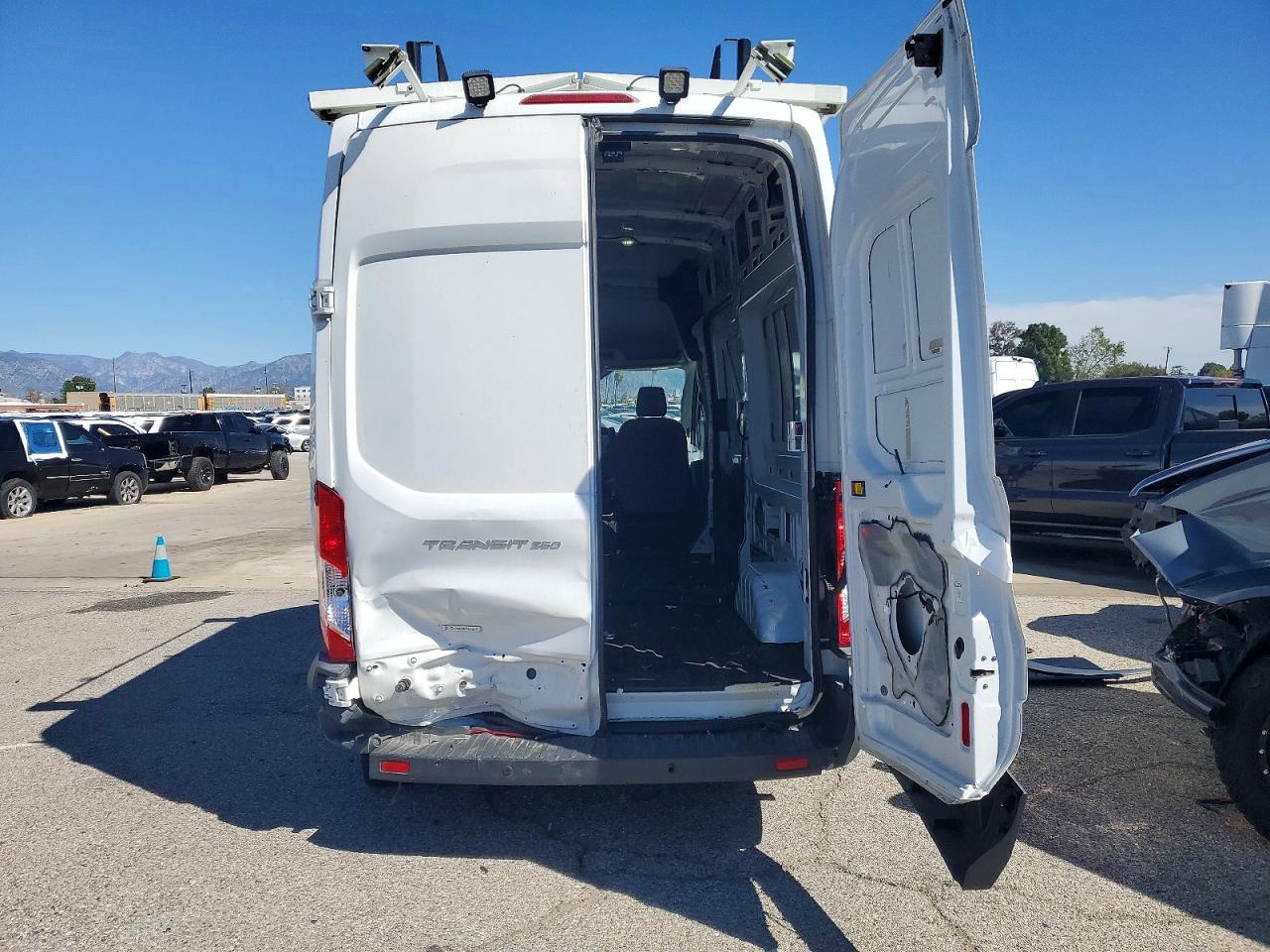 2017 FORD TRANSIT T-250 DELIVERY VAN photo 19