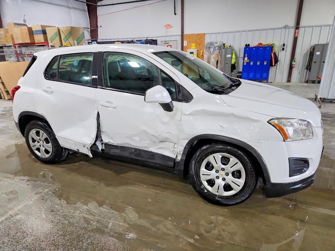 2015 CHEVROLET TRAX LS photo 4