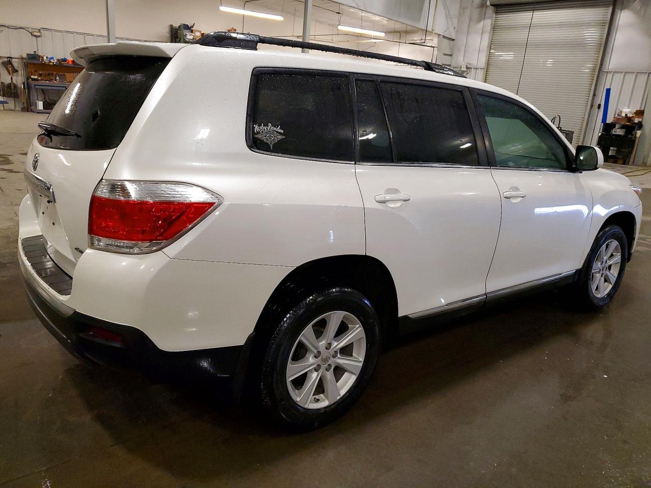 2011 TOYOTA HIGHLANDER BASE photo 5
