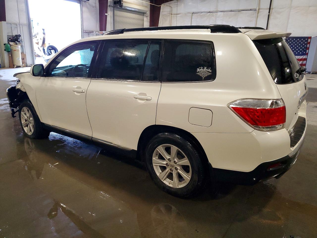 2011 TOYOTA HIGHLANDER BASE photo 3