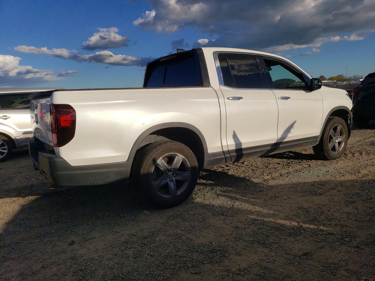 2022 HONDA RIDGELINE photo 7