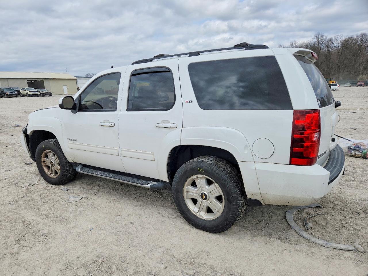 2013 CHEVROLET TAHOE K1500 LT photo 2