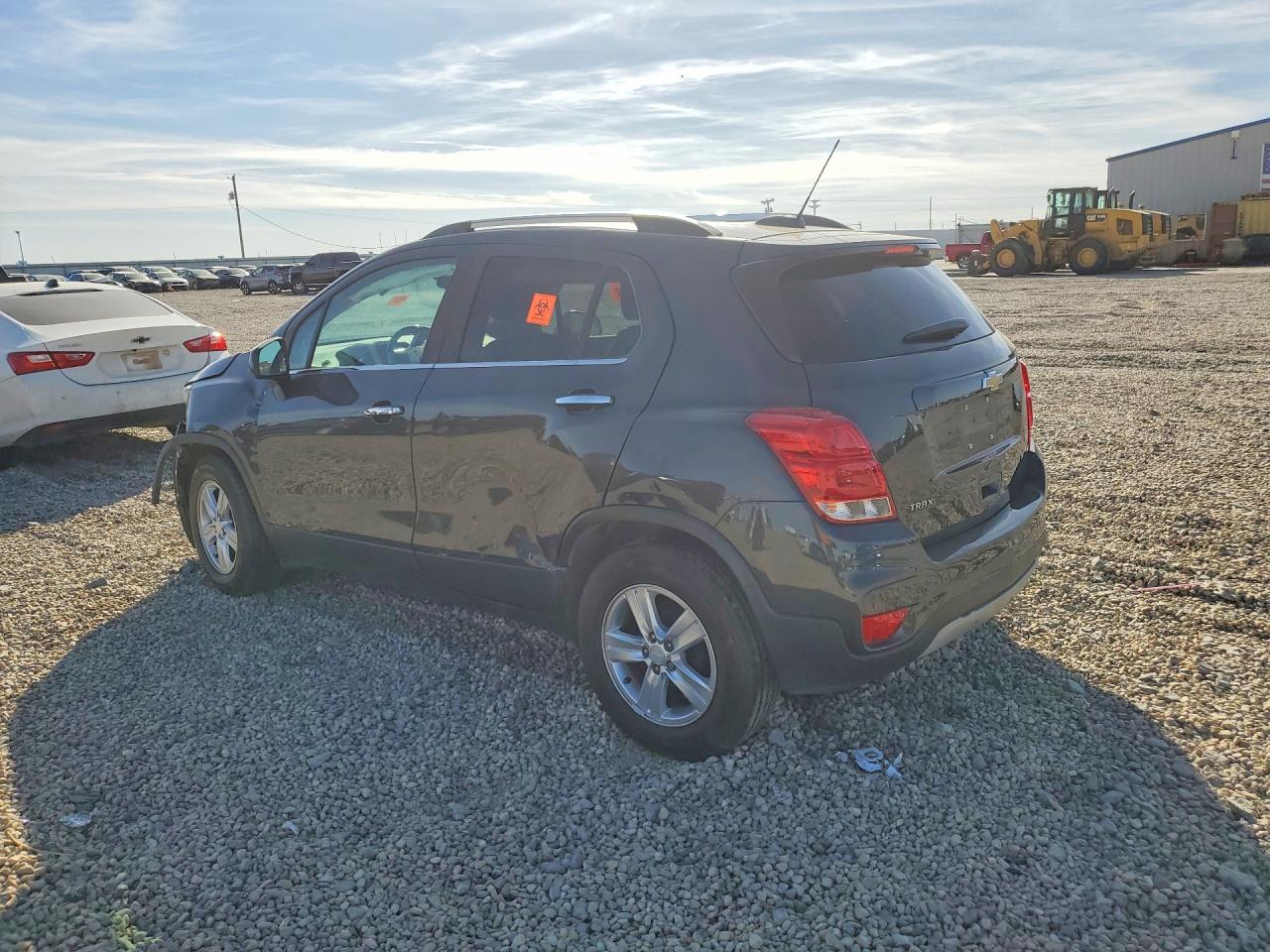2019 CHEVROLET TRAX 1LT photo 2