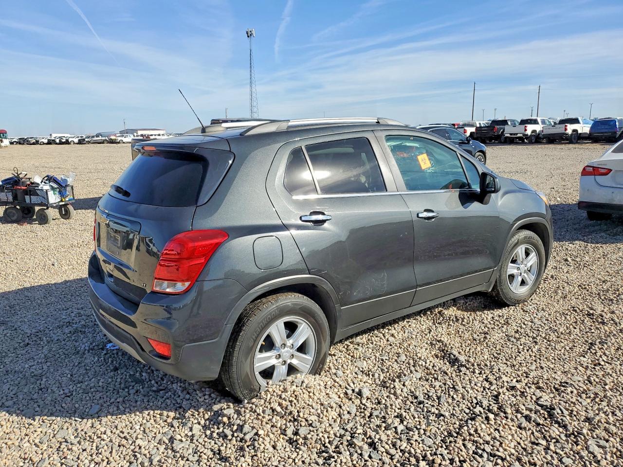2019 CHEVROLET TRAX 1LT photo 3