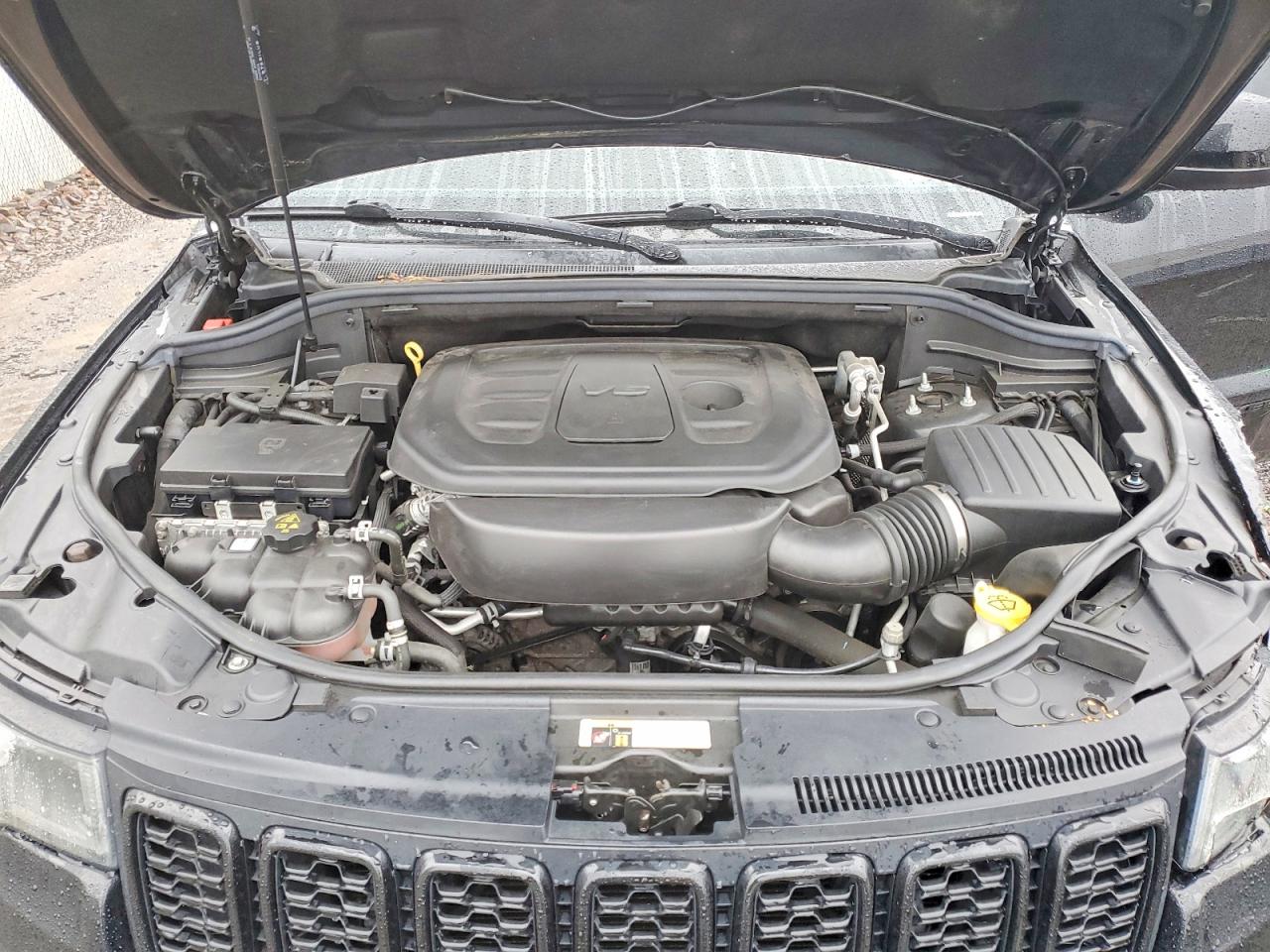 2019 JEEP GRAND CHEROKEE LAREDO photo 34