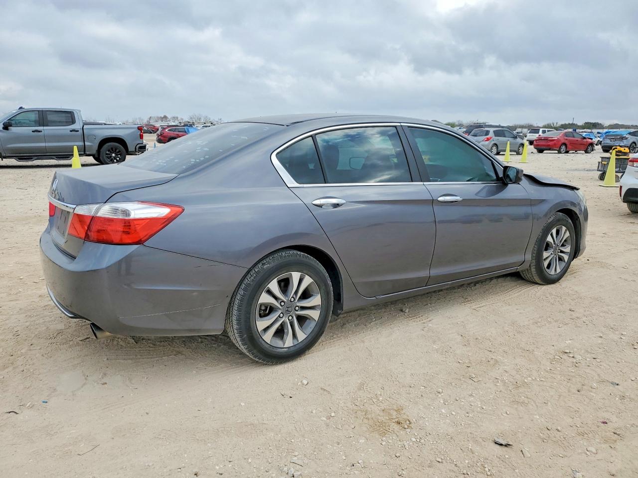 2013 HONDA ACCORD LX photo 5