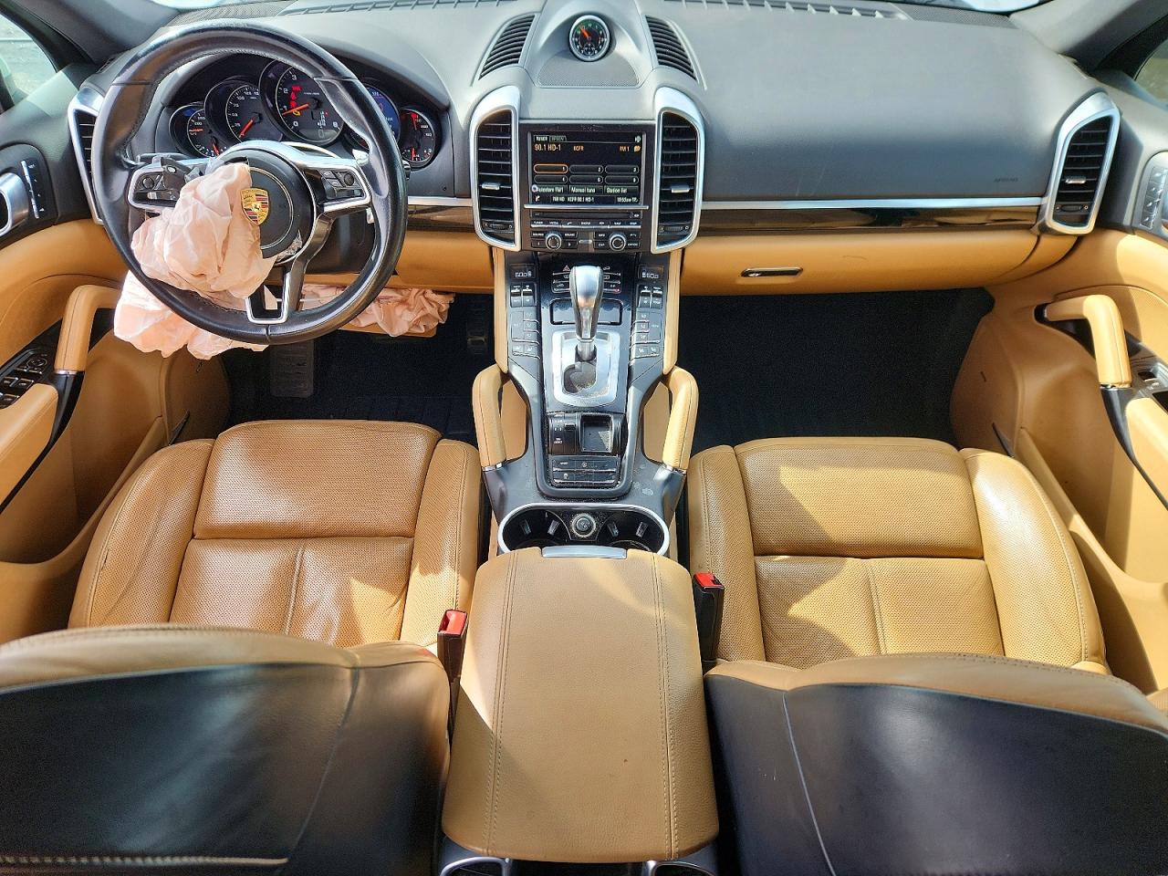 2016 PORSCHE CAYENNE photo 8