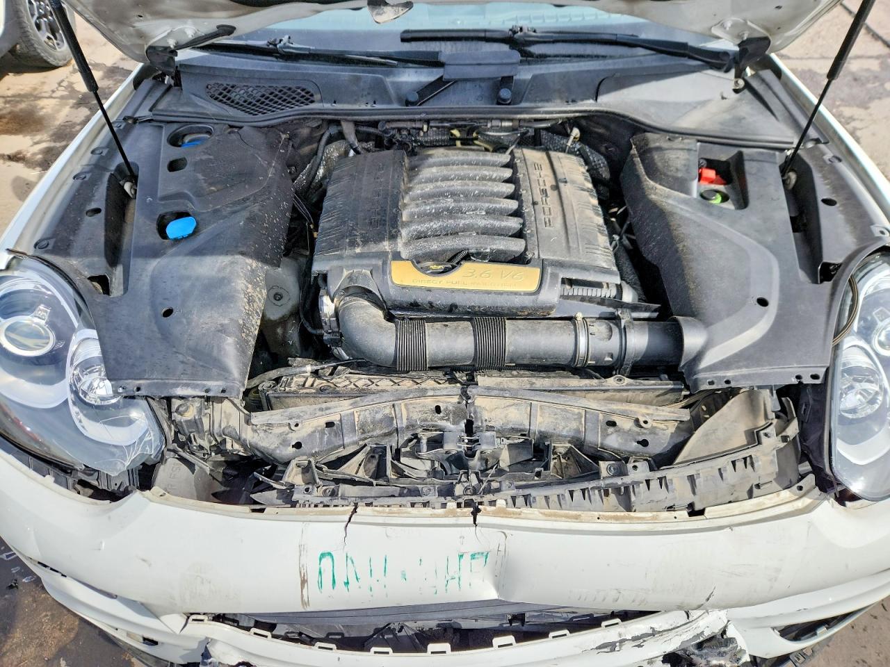 2016 PORSCHE CAYENNE photo 12