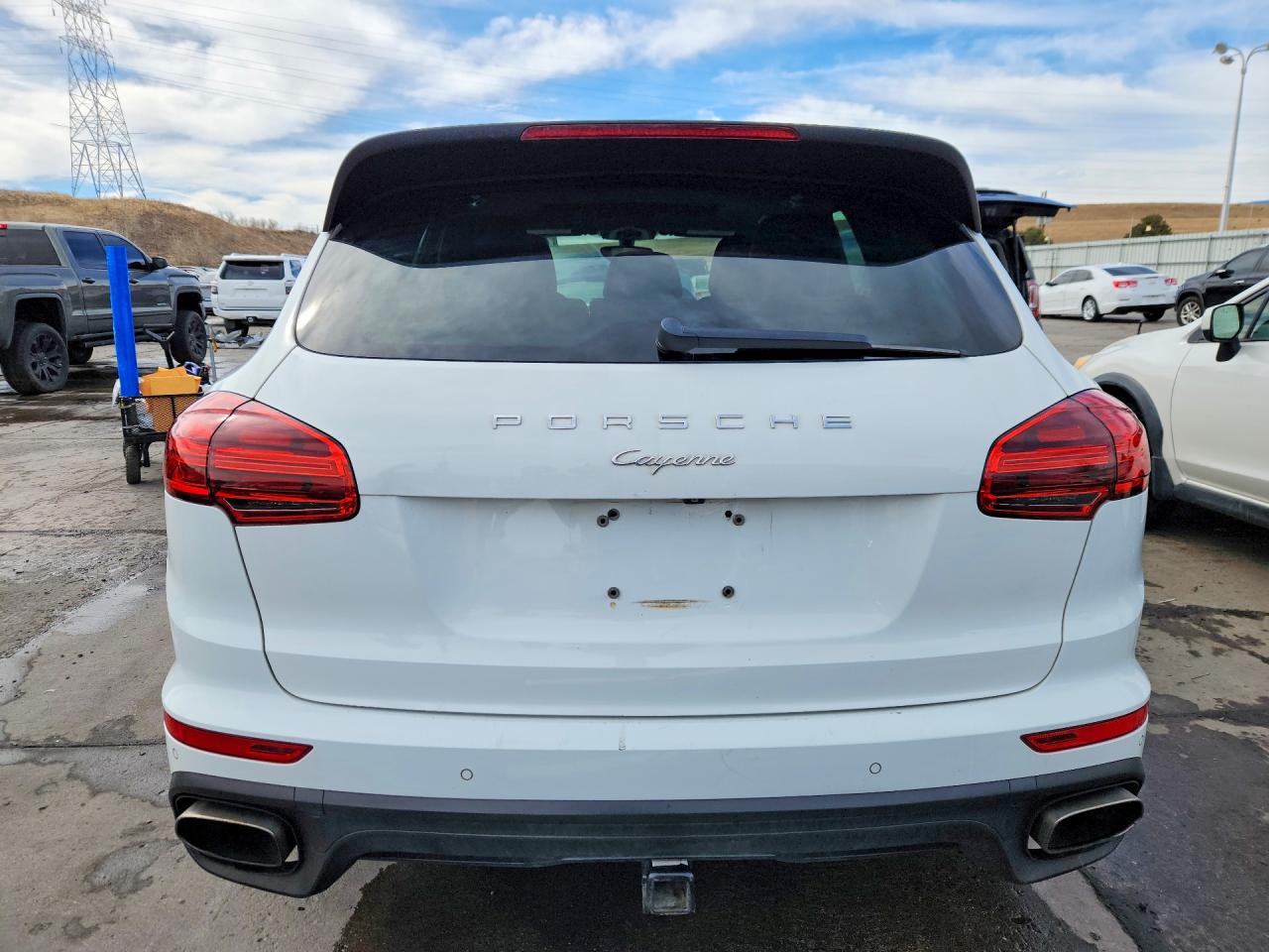 2016 PORSCHE CAYENNE photo 6