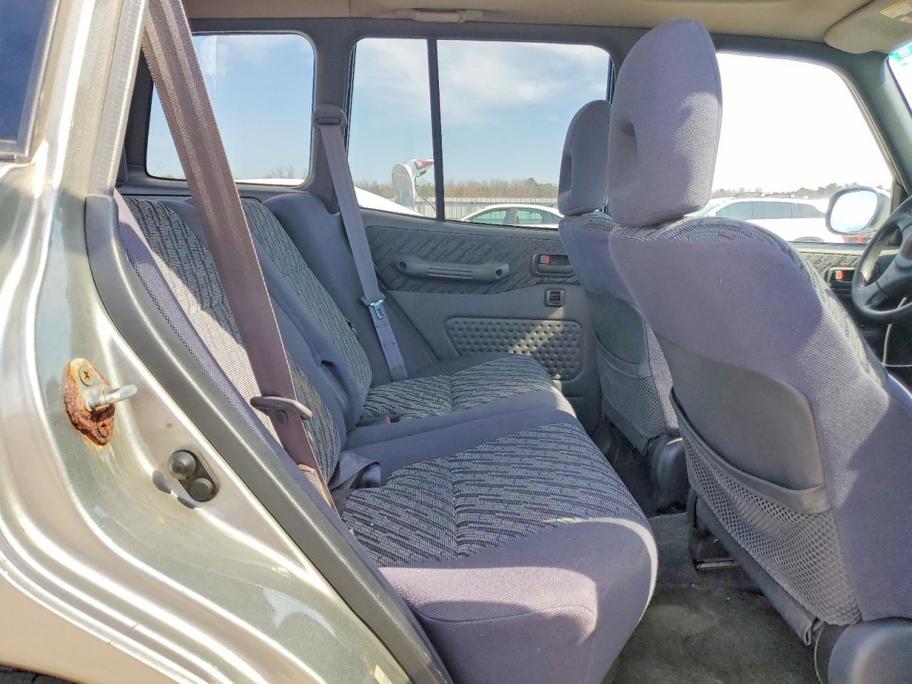 2000 TOYOTA RAV4 BASE photo 21