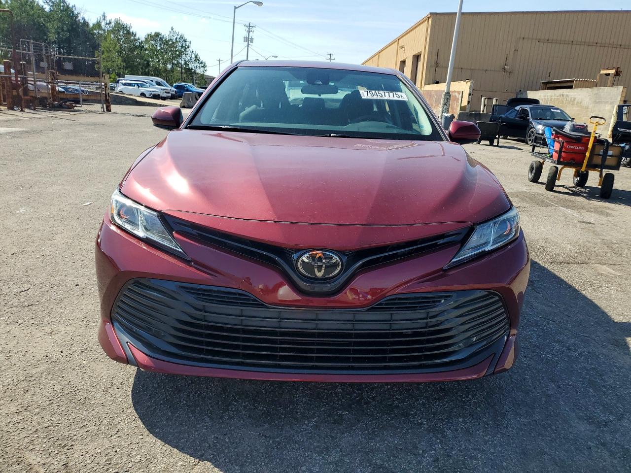 2019 TOYOTA CAMRY LE photo 9