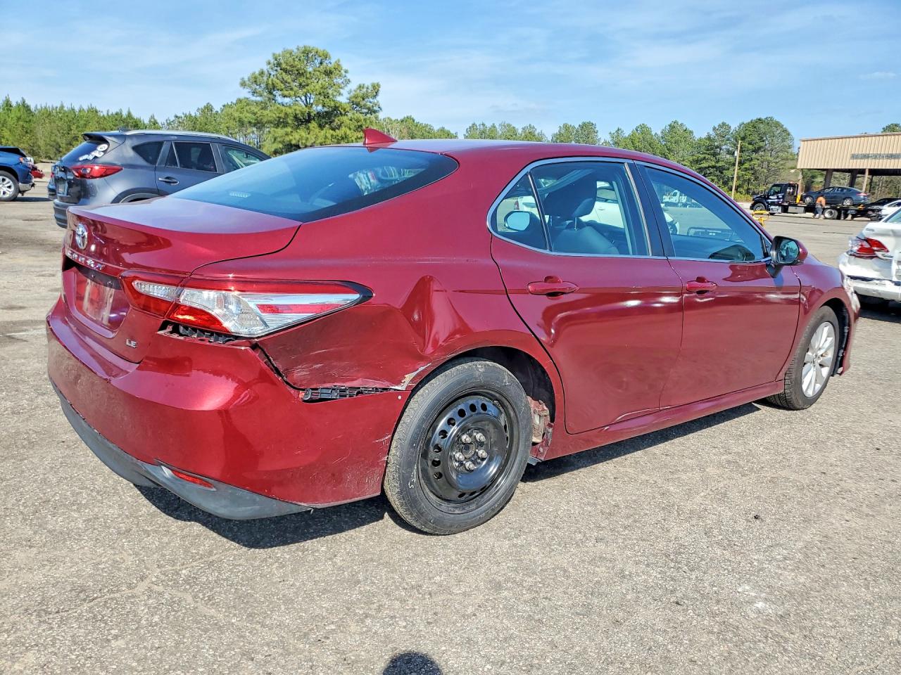 2019 TOYOTA CAMRY LE photo 5