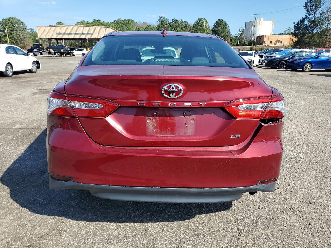 2019 TOYOTA CAMRY LE photo 11