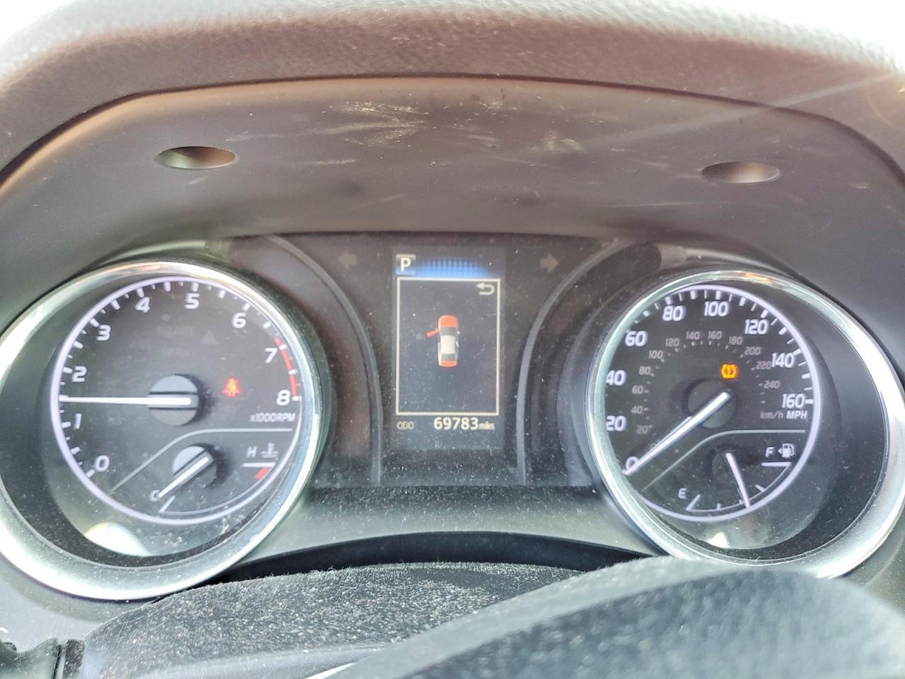 2019 TOYOTA CAMRY LE photo 17
