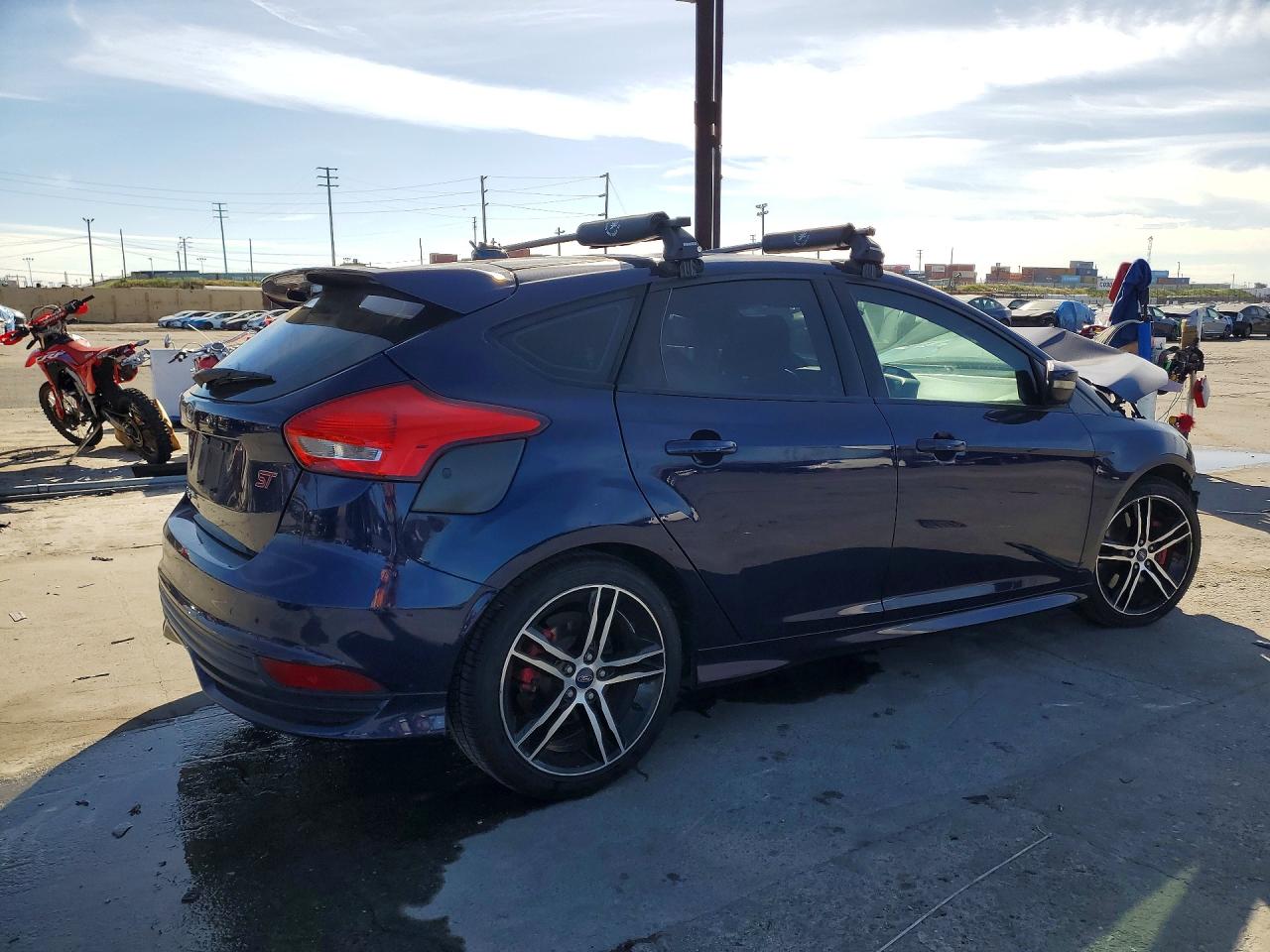 2017 FORD FOCUS ST photo 3